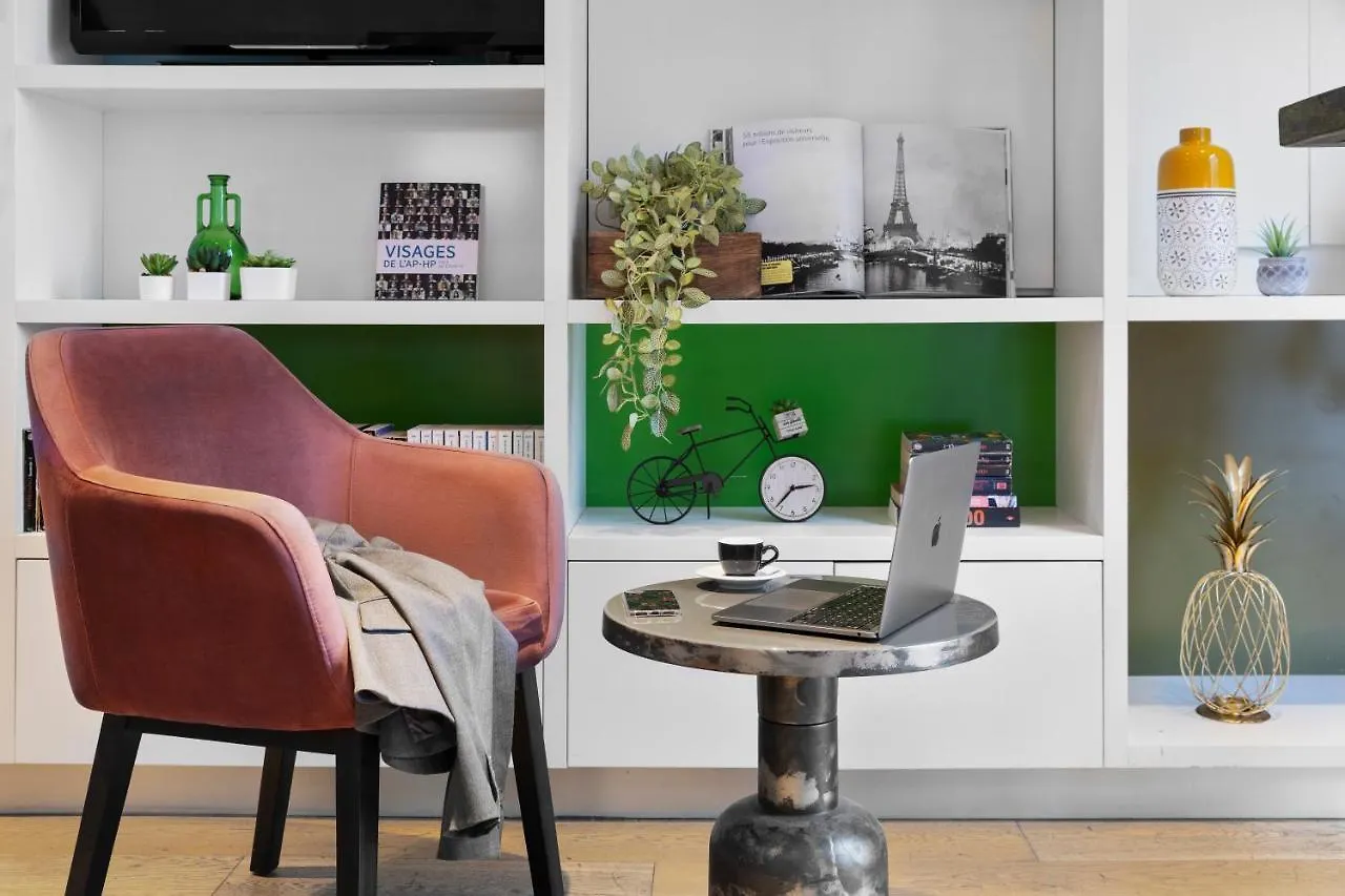 Mercure Paris Gare Du Nord 4*,