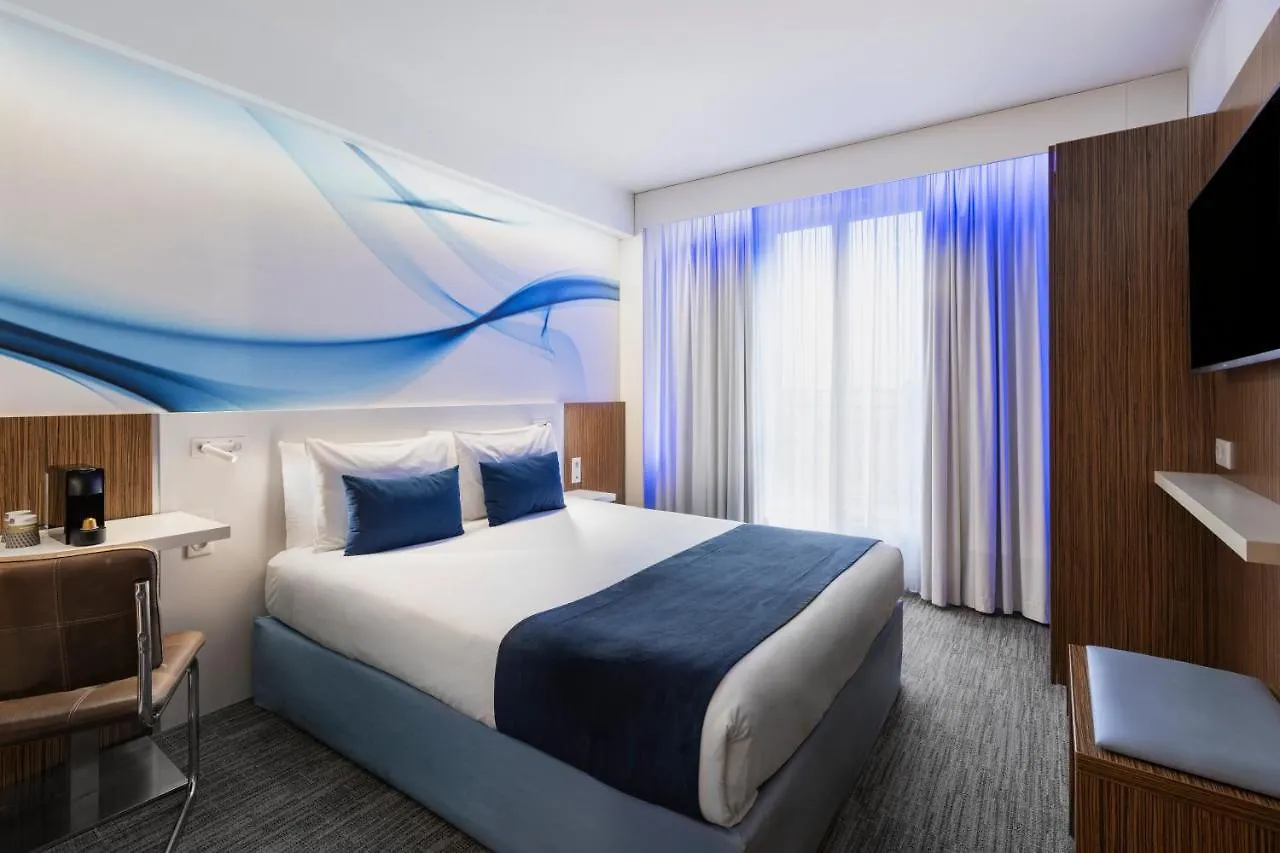 Mercure Paris Gare Du Nord 4*,