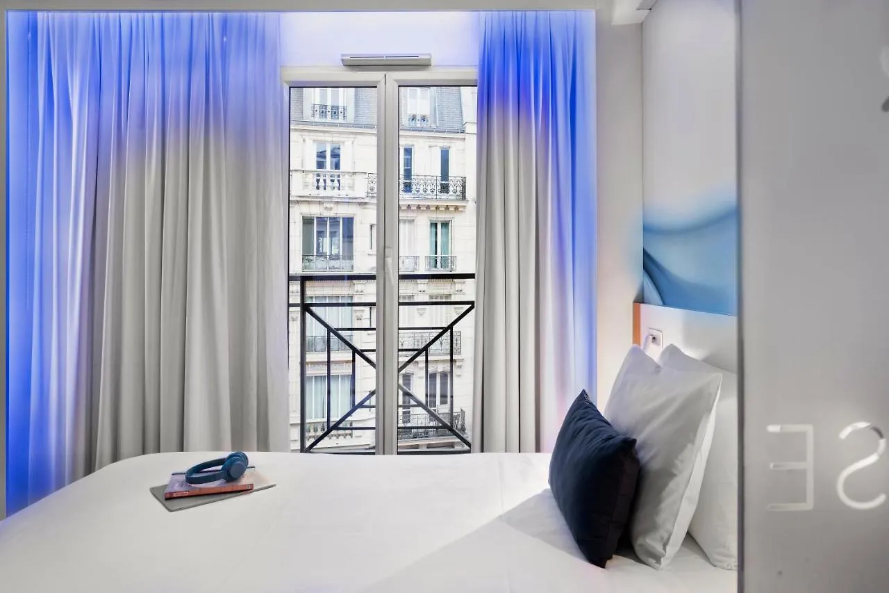 Mercure Paris Gare Du Nord 4*,  France